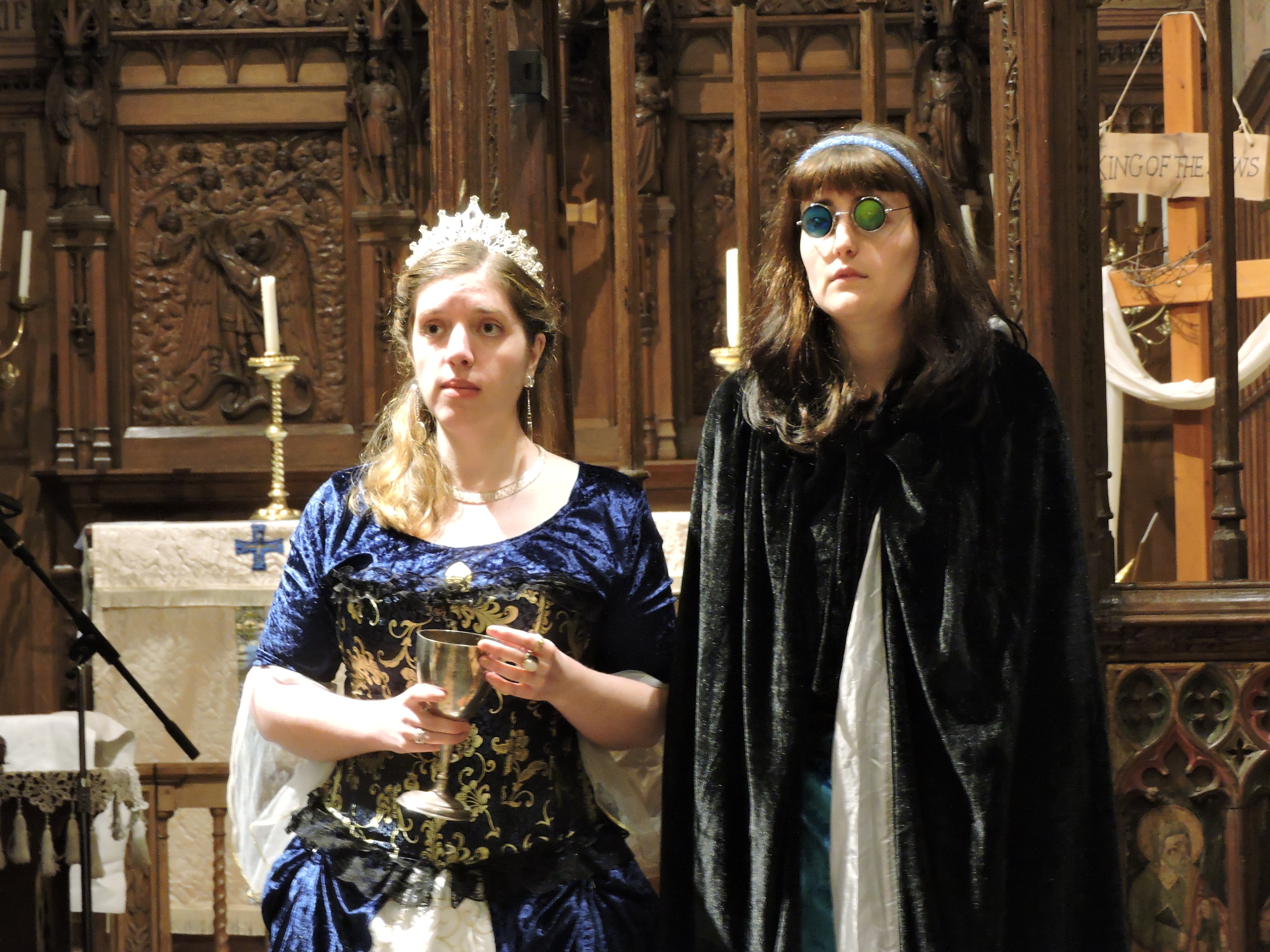 Queen Isabella (Clem Bernard) & Lady Margaret de Clare (Carmel Smith)